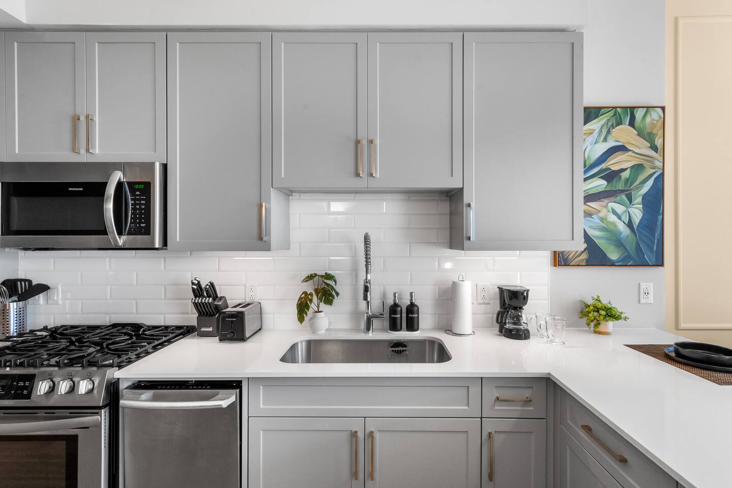 uiHNgiMIqFjuOeLSDXwiVd3iVg4j4hqyytu3LidQ